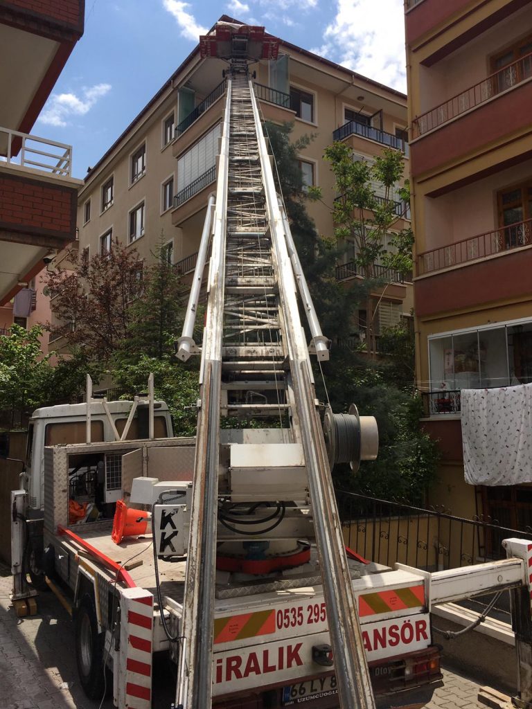 Siirt Ferhat Nakliyat asansörlü taşıma, Siirt eşya taşıma, Siirt nakliyat, profesyonel taşıma hizmeti, güvenli eşya nakliyesi, Siirt evden eve nakliyat